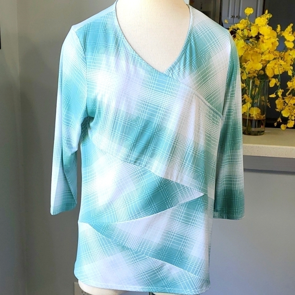 ERIN LONDON‎ WOMEN'S TUNIC TOP. size XL,  light green and white.  3/4 sleeves.